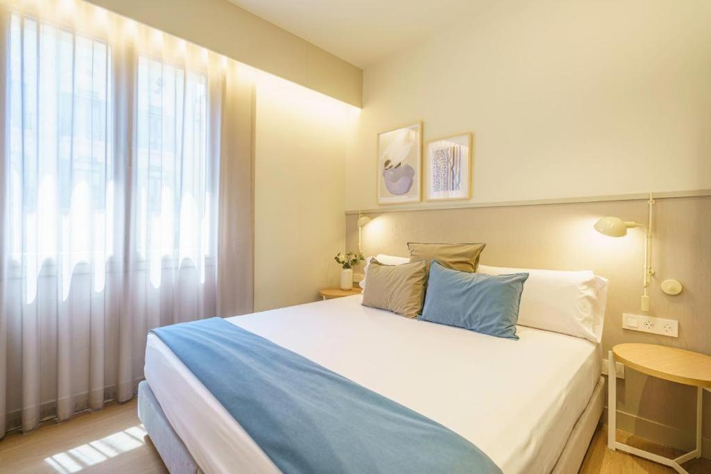 Fisa Rentals Ramblas Apartments Barcelona Zewnętrze zdjęcie