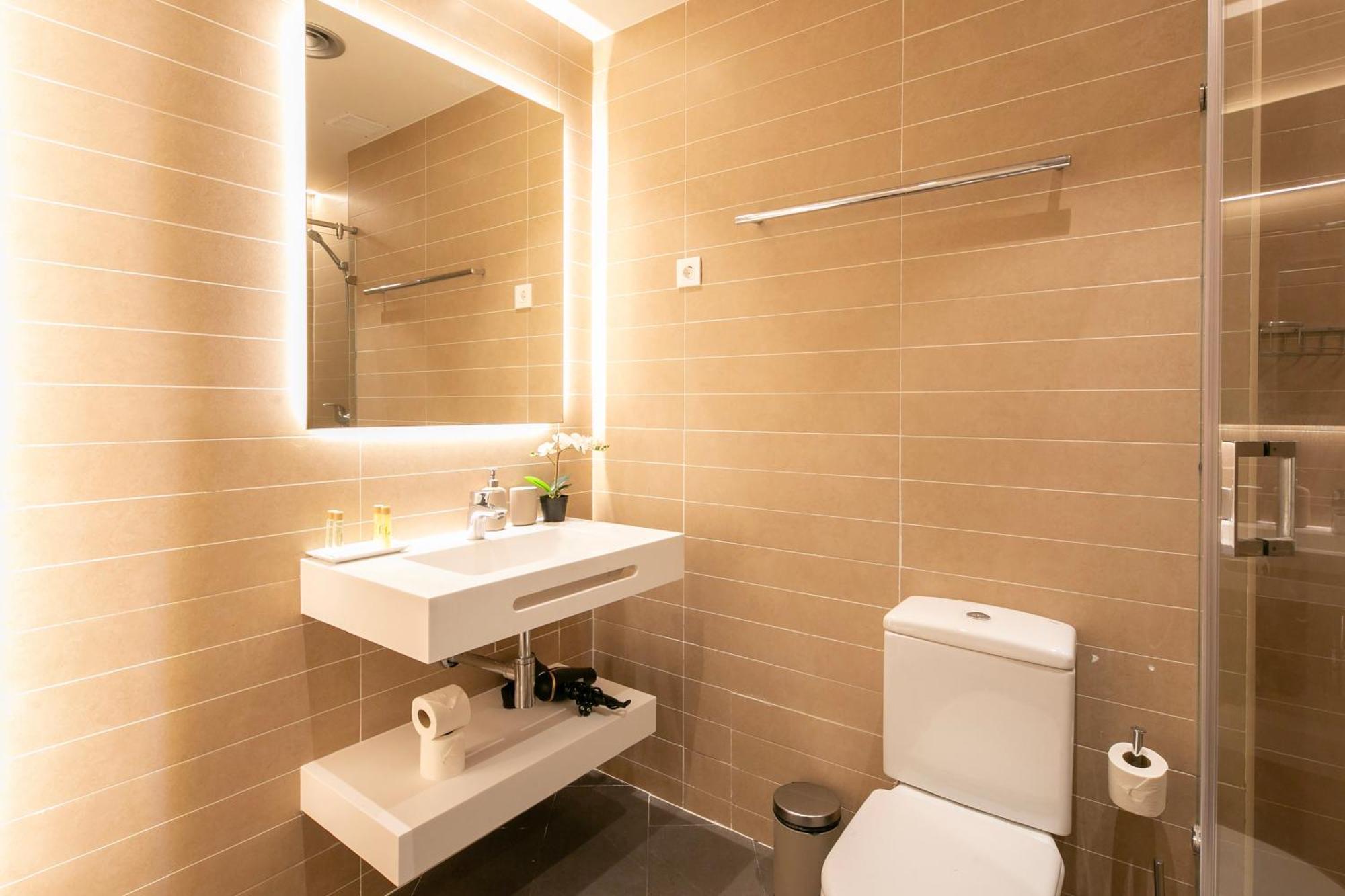 Fisa Rentals Ramblas Apartments Barcelona Zewnętrze zdjęcie