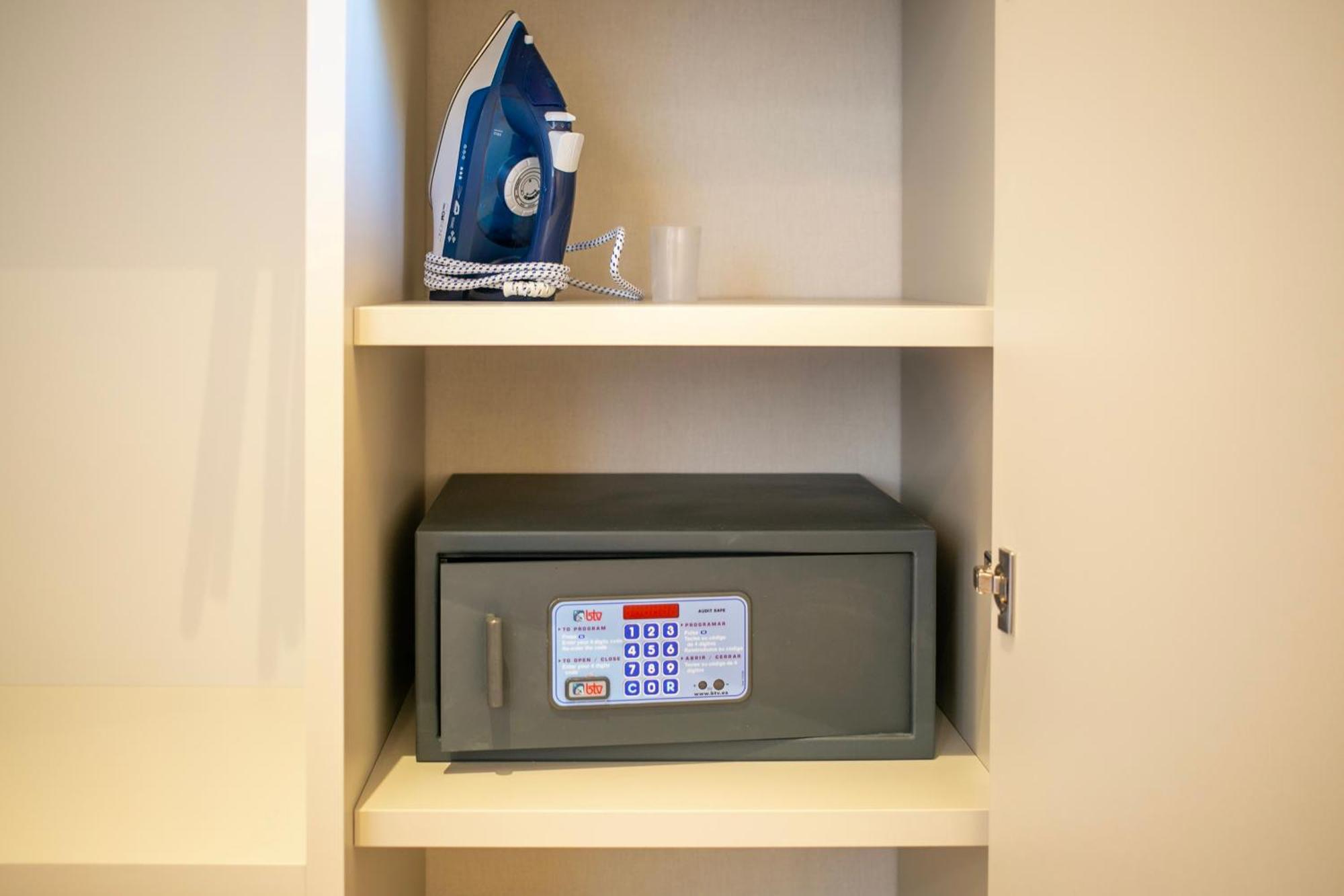 Fisa Rentals Ramblas Apartments Barcelona Zewnętrze zdjęcie